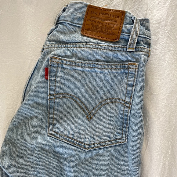 Levi Jeans - Picture 3 of 4